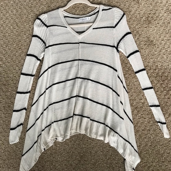 Sweater - Picture 1 of 1